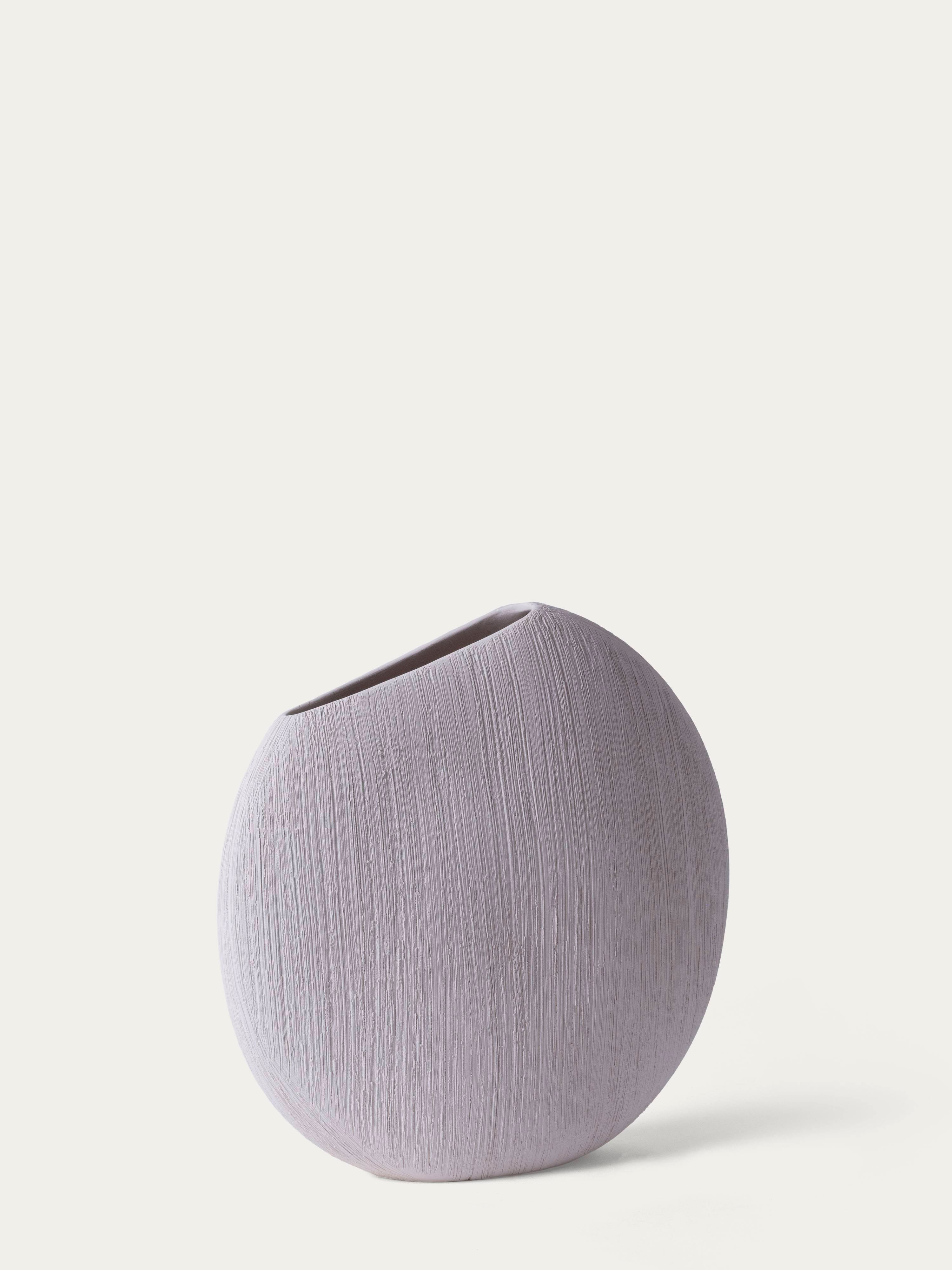 Cream disc vase